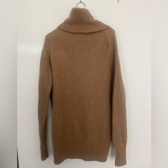 Everlane Alpaca Chunky Knit Turtleneck Sweater Brown Turtleneck Sweater - Picture 4 of 9